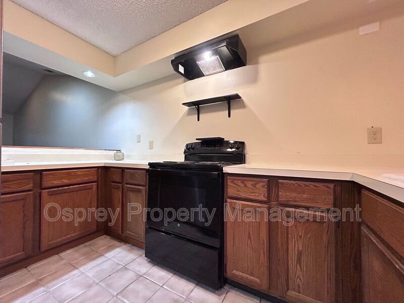 Cozy 2-Bedroom Townhome in Virginia Beach "ASK ABOUT OUR ZERO DEPOSIT" - Photo 4