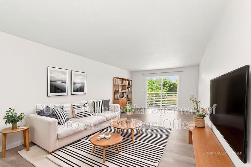 Portland Apartment: 18411 E Burnside St