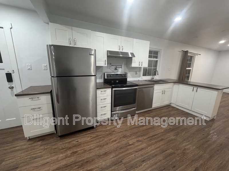 Peterborough House: 736 Stormont Street