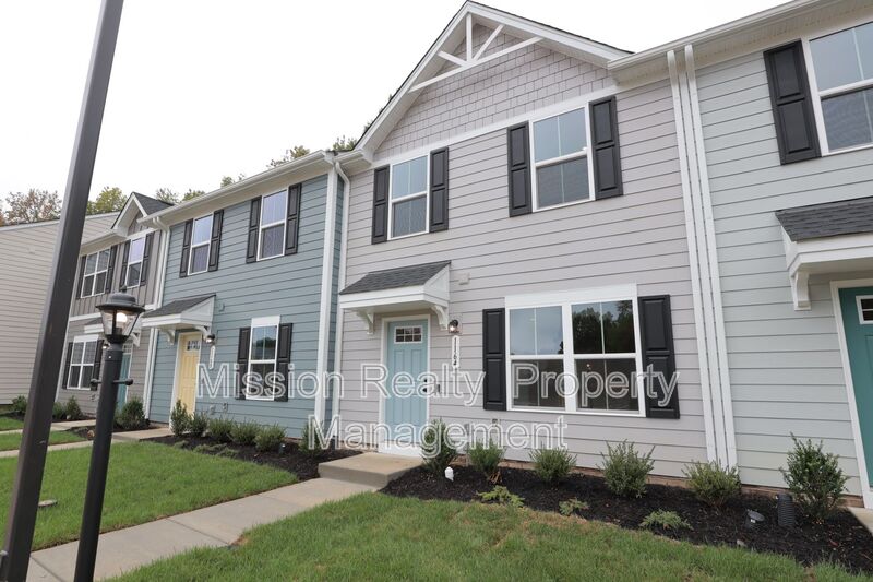 Richmond House: 1164 Canterbury Ridge Rd