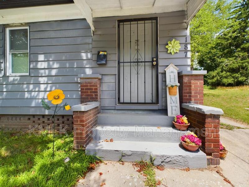 Akron Condo: 187 W Long St