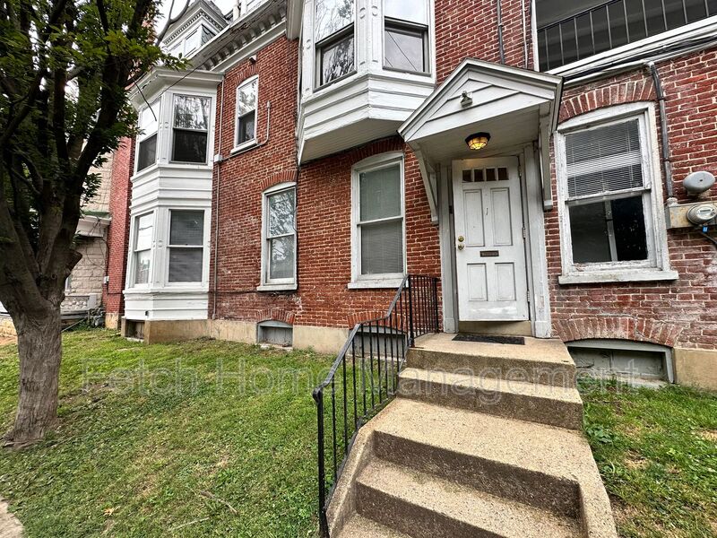 Reading House: 832 North 5th Street