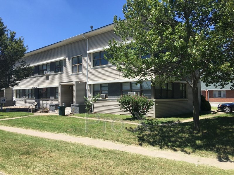 Baxter Springs House: 126 E 13th