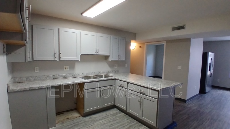 Cedar Rapids House: 60 Miller Avenue Southwest #4 - 1