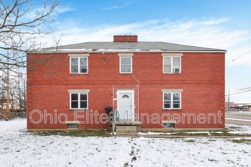 Columbus House: 209 N James Rd