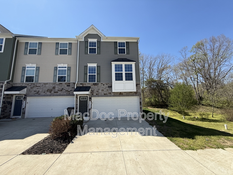 Fredericksburg Townhome: 9730 Cedarmass Circle