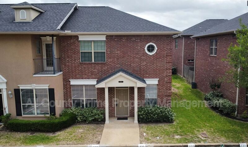 College Station Condo: 331 Forest Dr