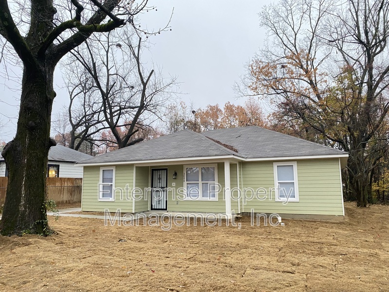 Photo 3 of 3490 Ardmore St
