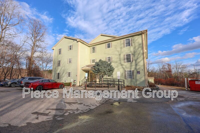 Manchester Townhome: 843 Mammoth Rd