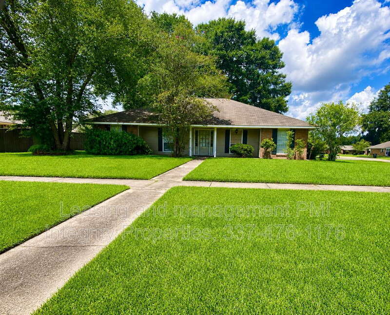Baton Rouge House: 5714 Ardmore Dr