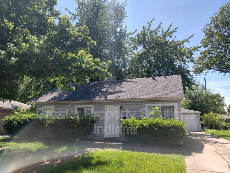 Hammond House: 7974 White Oak Lane