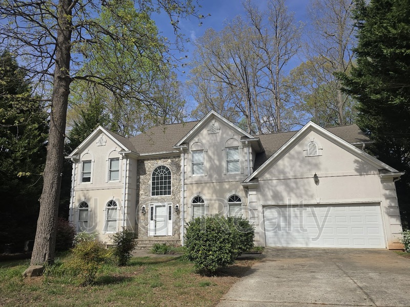 Jamestown House: 3004 Honor Court