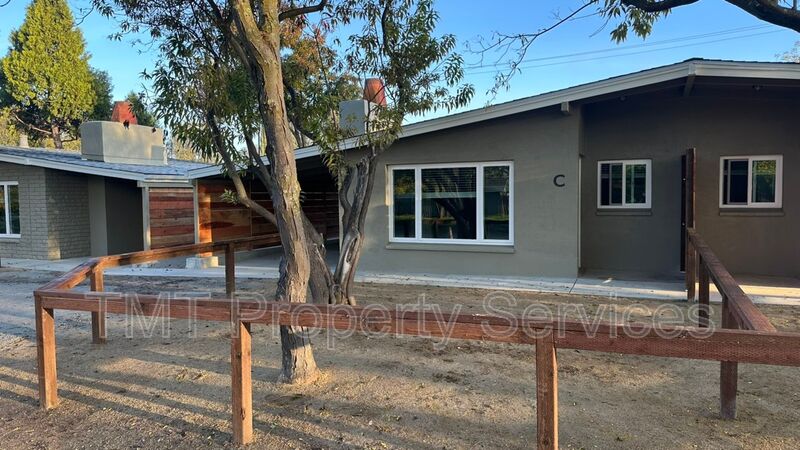 Atascadero House: 17259 Walnut Ave