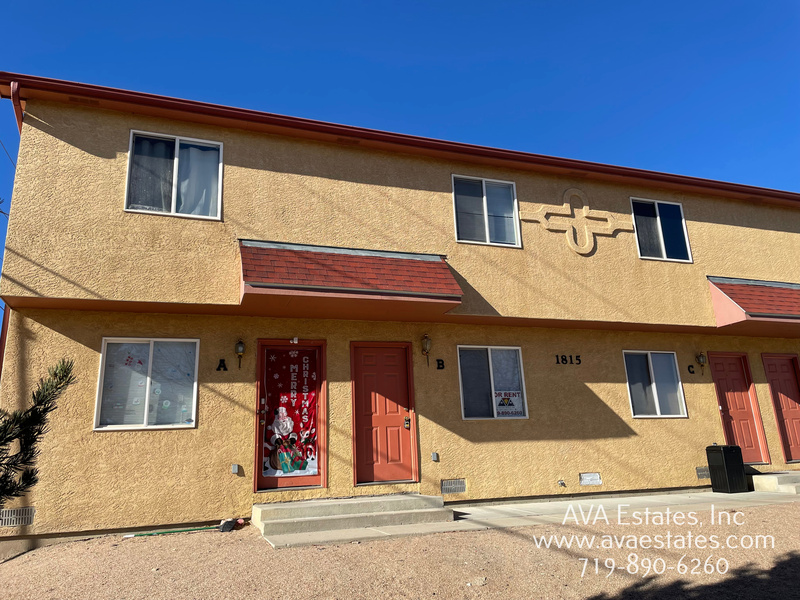 Pueblo House: 1815 Montezuma Rd