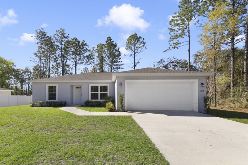 Citrus Springs House: 1336 W Cary Dr