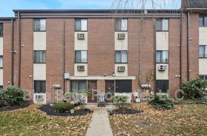 Glenolden Condo: 100 E Glenolden Ave