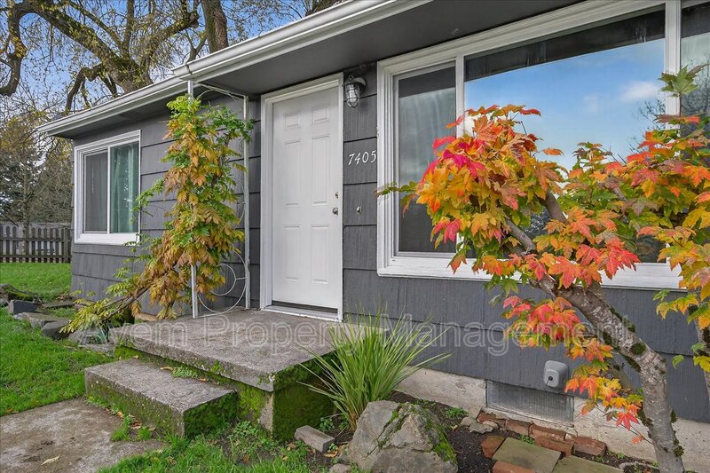 Portland House: 7405 NE Jonesmore Street