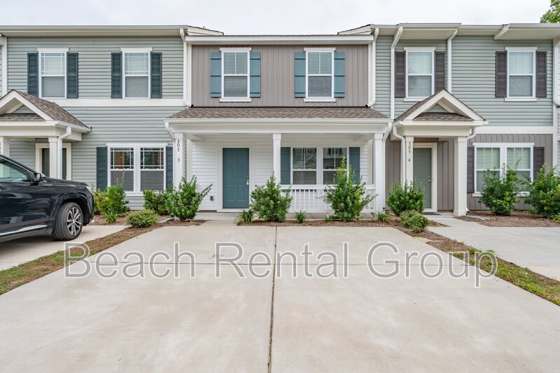 LITTLE RIVER Townhome: 305 CHERWELL COURT