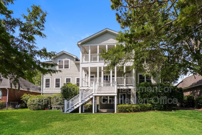 Mt Pleasant House: 1166 Waterfront Drive