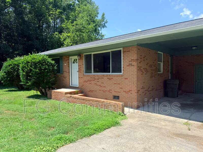 Gastonia House: 5212 Lewis Road