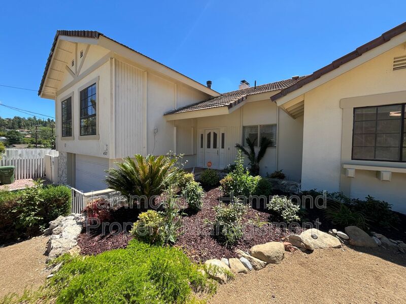Woodland Hills House: 4527 Stark Ave.