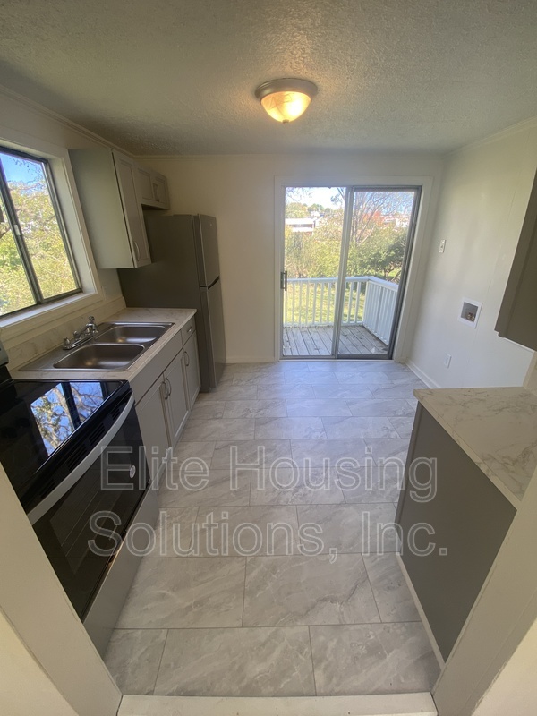 Wytheville House: 860 Church St.