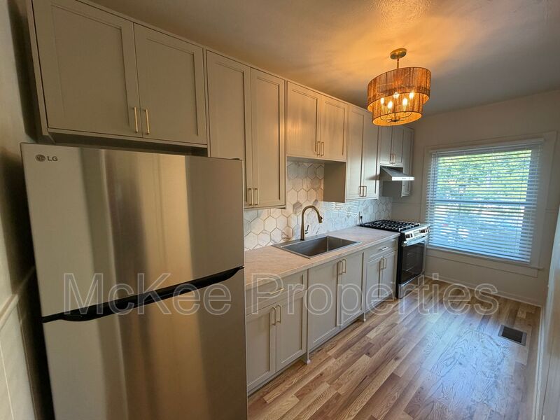 San Diego House: 2142 First Avenue