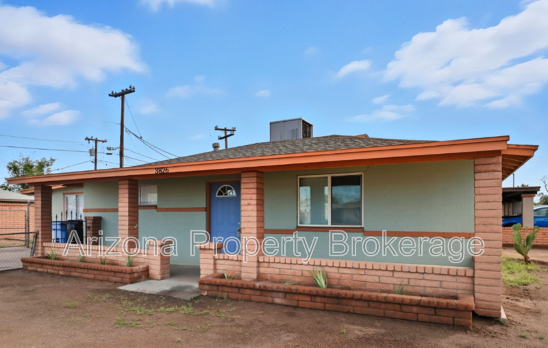 Phoenix House: 3826 W. Culver St.