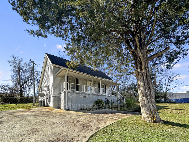 Greenville House: 1 Traction Street