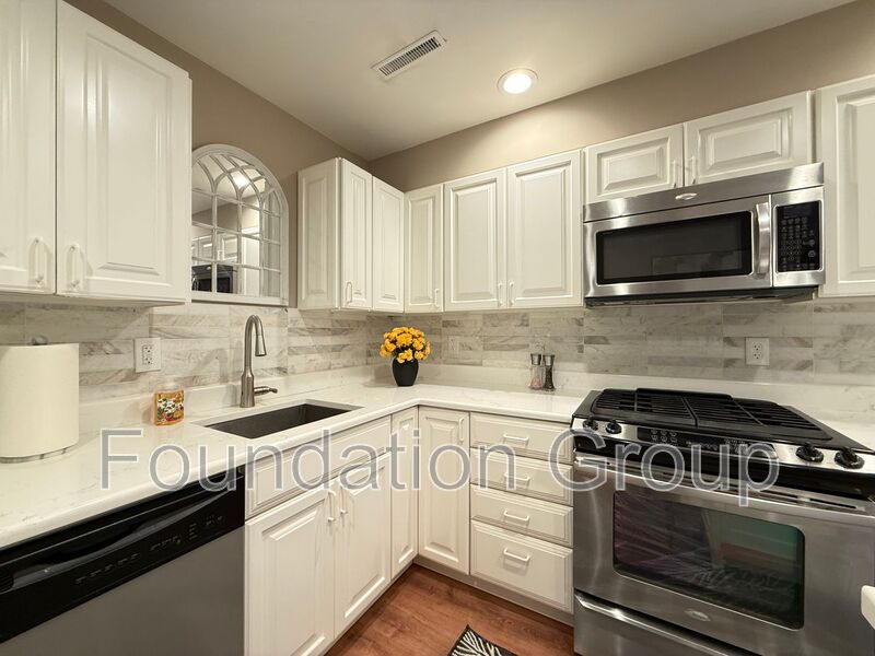 Bellevue House: 3417 122nd Pl NE