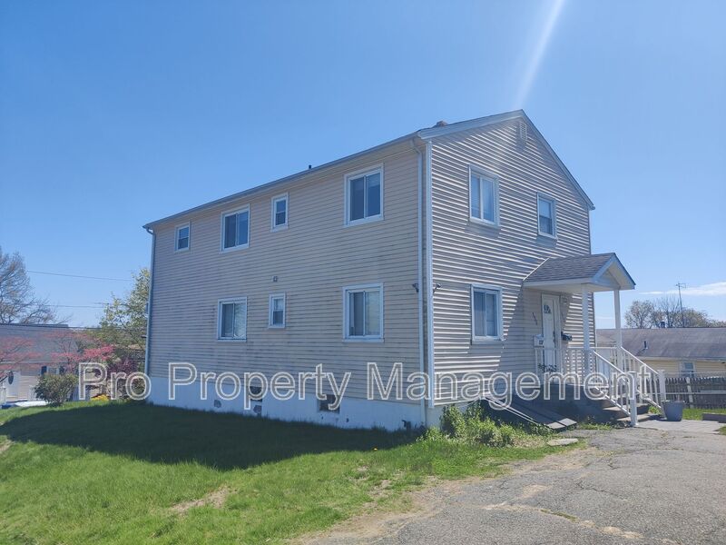 Bridgeport House: 135 Hillcrest Road