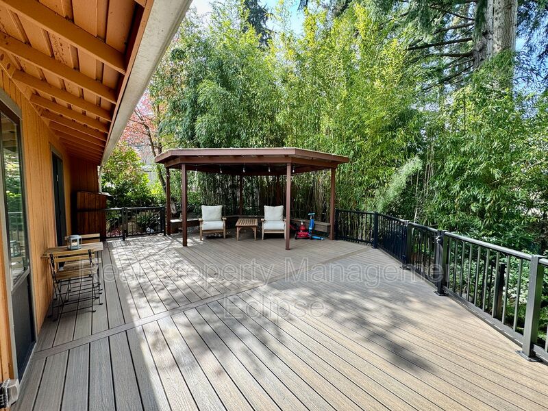 Bellevue House: 15130 SE 47th PL