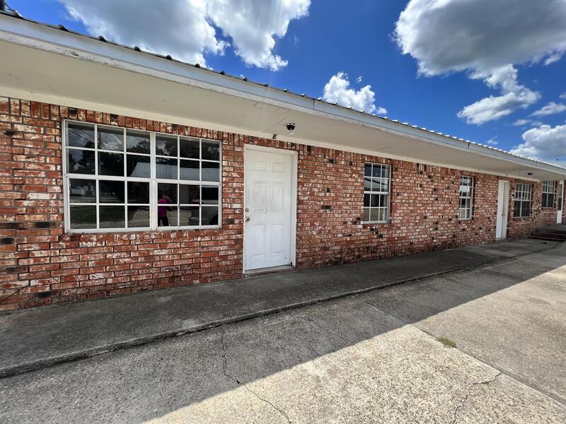 Request a Viewing for 1601 University Parkway 21 Tenant Turner