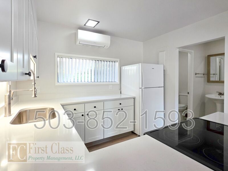 PORTLAND Townhome: 8500 SW CANYON DR