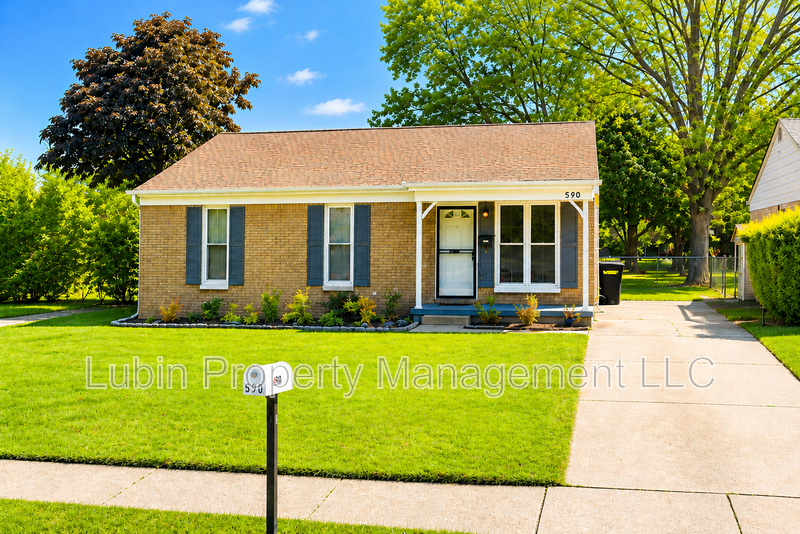 Memphis House: 590 Blackhawk Rd