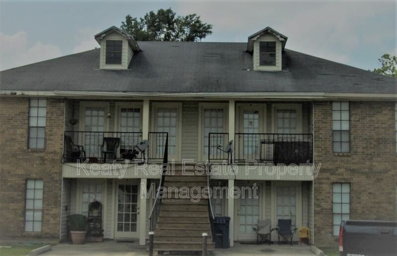 Lafayette House: 102 A Country Lane