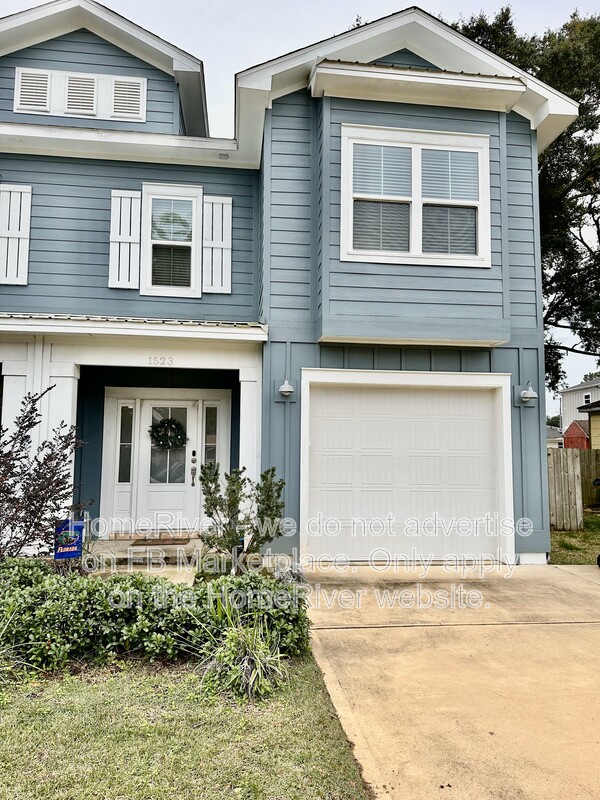 Pensacola Townhome: 1523 E Leonard St