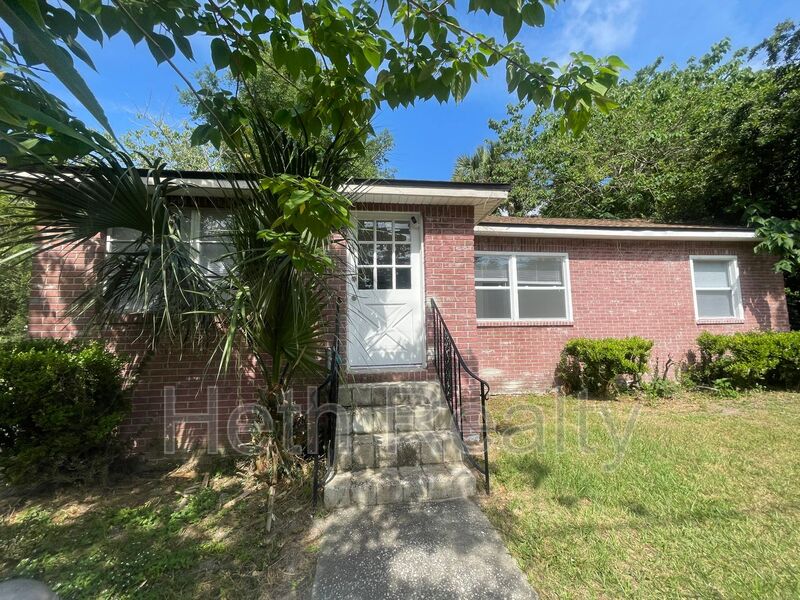 Jacksonville House: 1588 Hamilton Street