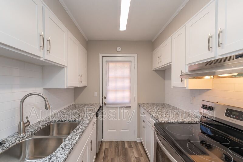 Augusta House: 1604 Johns Road