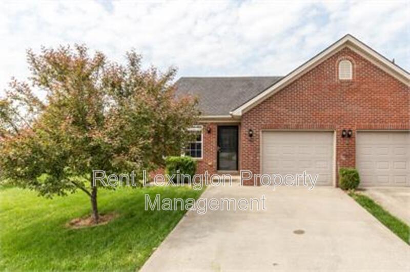 Nicholasville House: 300 Elkchester Cir