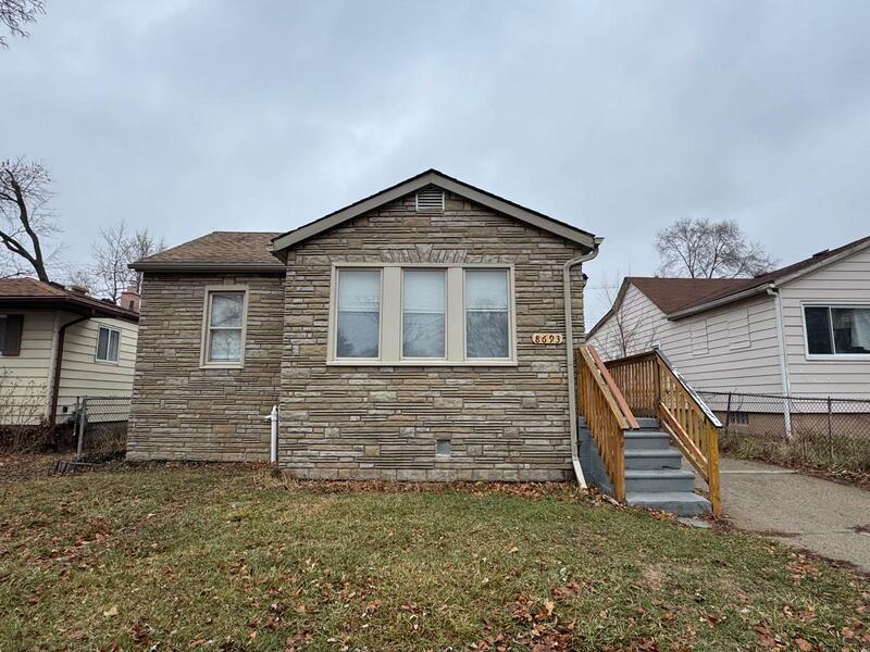 Warren House: 8693 Paige Avenue