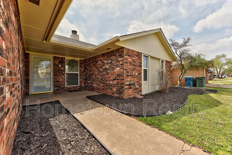 Edmond House: 1300 Kelly Park Road