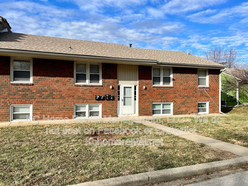 Grandview Condo: 13428 Spring St.