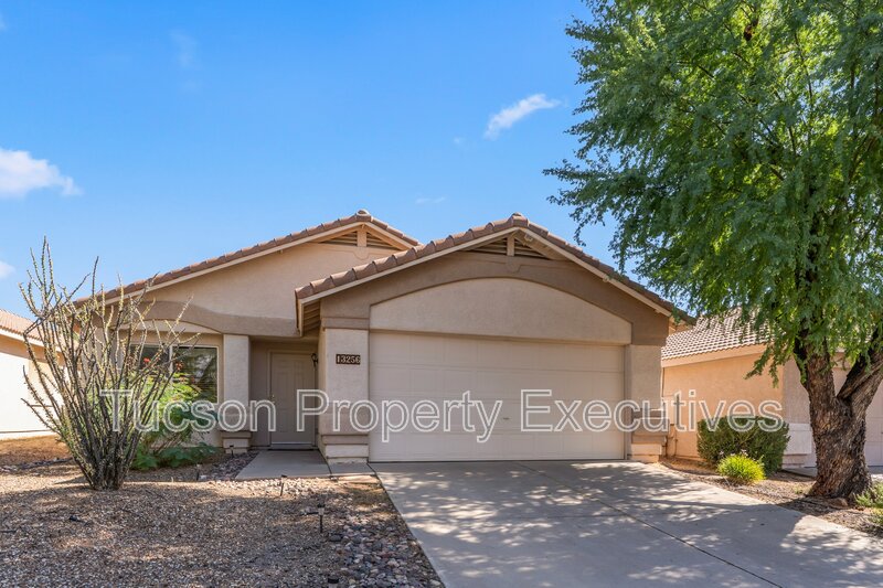 Oro Valley House: 13256 North Hammerstone Lane
