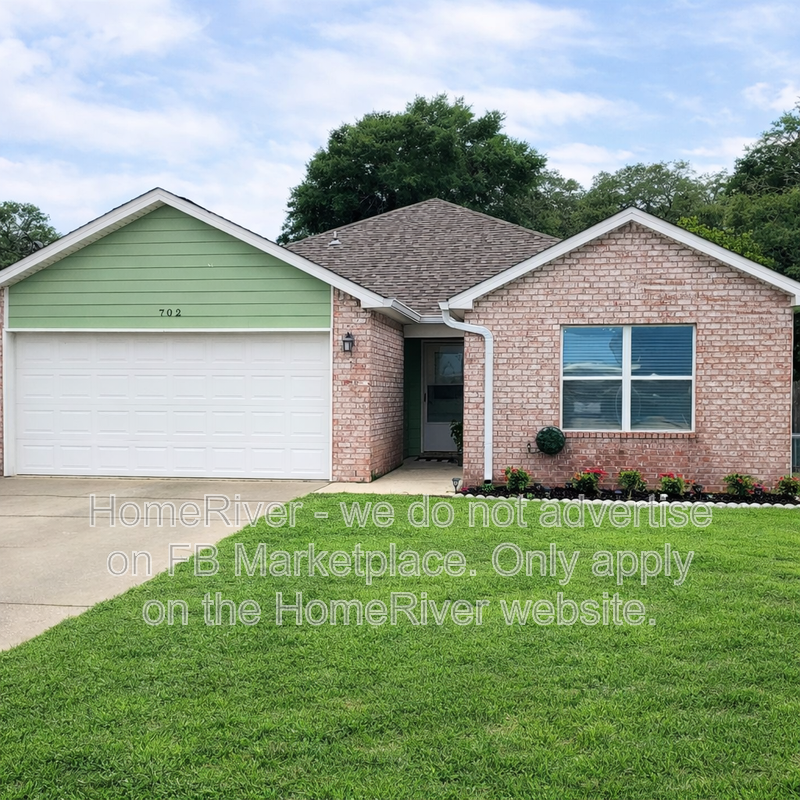 Fort Walton Beach House: 702 Oaklawn St