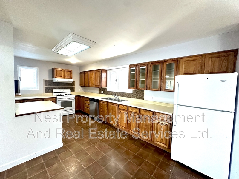 Quesnel House: 2737 Budd Road