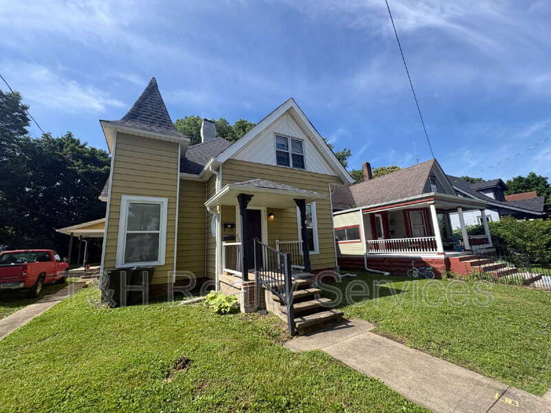 Shelbyville Condo: 413 West Franklin Street