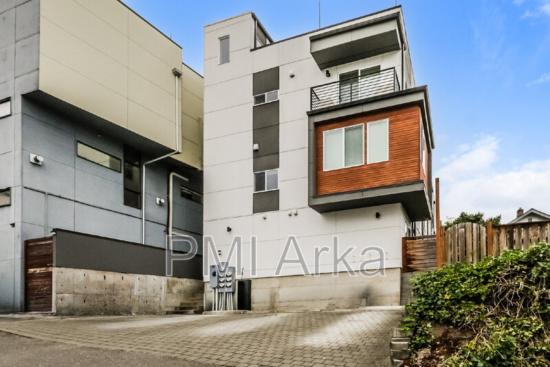 Seattle Townhome: 1919 25th Ave S