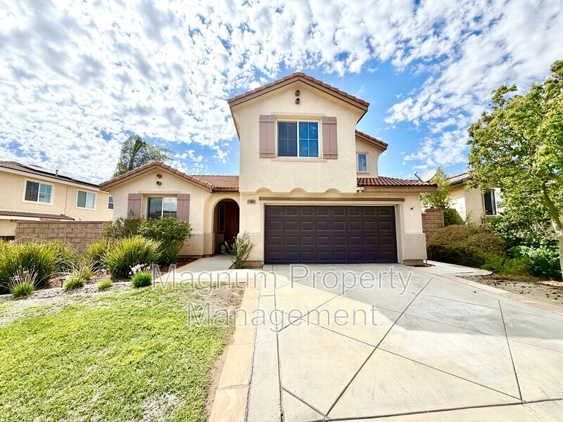 Lake Elsinore House: 34089 Dianthus Ln
