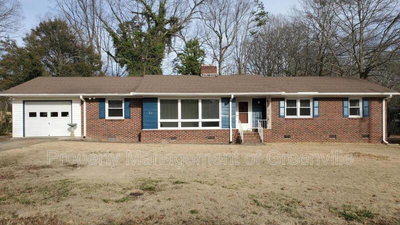 Greenville House: 37 Lisa Dr